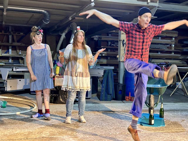 Riet und Coco betätigten sich auch als Upcycling-Künstler.