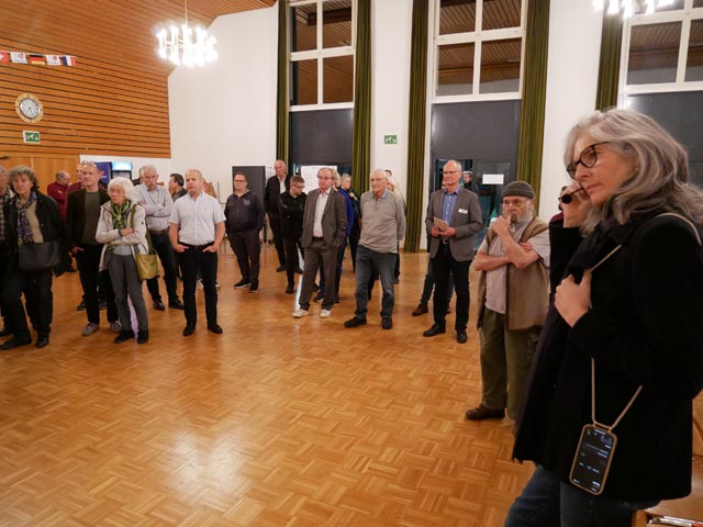 Rund 50 Besucherinnen und Besucher waren zum Bevölkerungsforum gekommen.