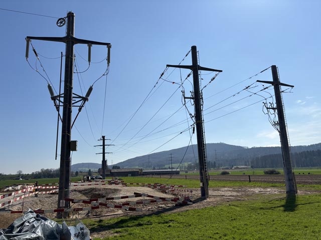 Neue Beton-Endmasten in Rheinfelden. Foto: AEW