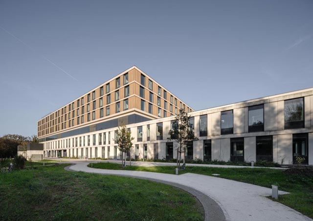 Ausgezeichnete Architektur: Der im Februar 2025 eröffnete Neubau des Kantonsspital Baden. Foto: ksb 