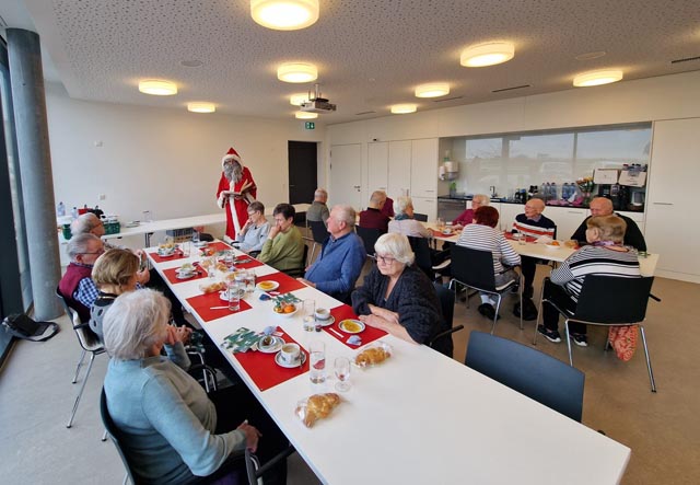 Der Samichlaus besuchte den Pro-Senectute-Mittagstisch in Stein. Foto: zVg