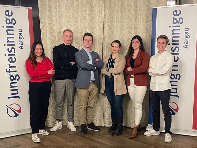 Der neue Vorstand der Jungfreisinnigen Aargau (von links): Paloma Spiess, Timon Siffert (neu), Timo Stettler (neu), Anna Staub, Martina Eigenmann (neu), Etienne Frey. Foto: zVg