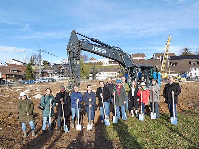 Spatenstich für neues Zeininger Mehrzweckgebäude