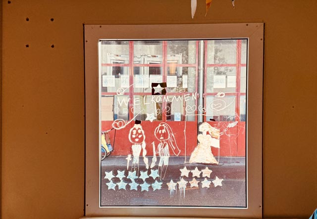 Spielgruppe in der kantonalen Unterkunft Frick. Foto: zVg