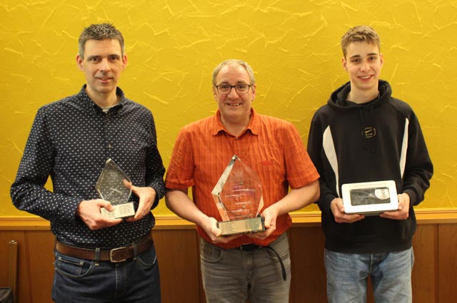 Gewinner kleine Meisterschaft: Marco Leupi; Gewinner grosse Meisterschaft: Andi Erdin; Gewinner Nachwuchsmeisterschaft: Luca Moser (von links). Foto: zVg
