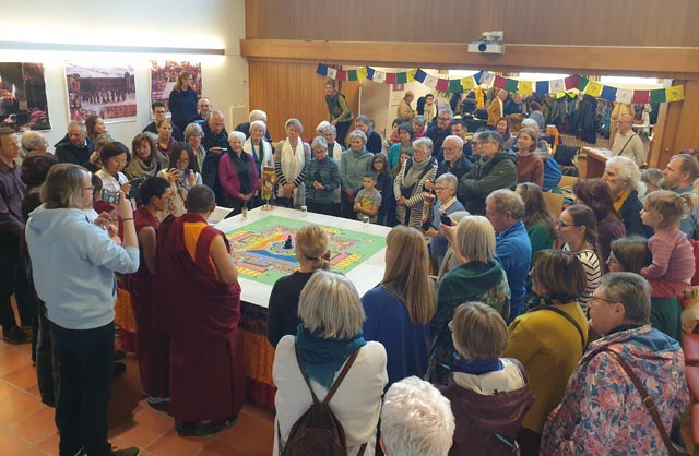 Das Interesse am Sandmandala war gross.