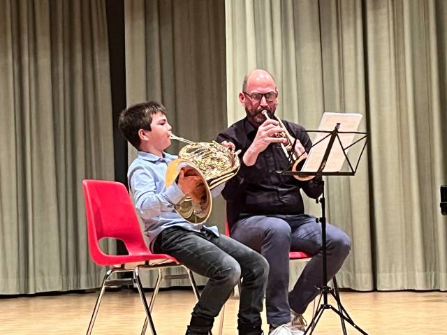 Hornschüler mit dem Lied "Bruder Jakob". Foto: zVg