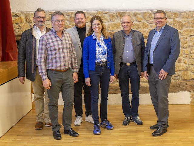 Der neue Vorstand mit (von links): André Maier, Gunthard Niederbäumer, Loris Gerometta, Marion Wegner-Hänggi, Benedikt Gürtler und Robert Schmid. Es fehlt Claudia Rohrer. Foto: Patrick Schwarb