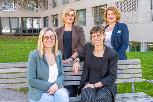  Ein starkes Team für den Rinau Park (von links): Silvia Horvat (Zentrumsleitung), Jasna Salm (Leitung Pflege und Betreuung), Stefanie Vogel (Leitung HR/Verwaltung) und Ilka Pietzak (Leitung Hotellerie und Wohnen). Foto: zVg
