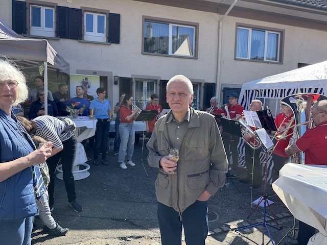 Benedikt Gürtler, Gemeindeammann von Obermumpf, beim Neuzuzügerapéro. Foto: Lilia Staiger