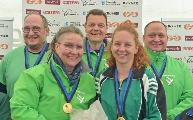 D-Sieger Lauffohr mit (von links) Walter Schumacher, Nadja Meier, Michael Hossle, Manuela Vogt und Hans Schumacher. Foto: wr