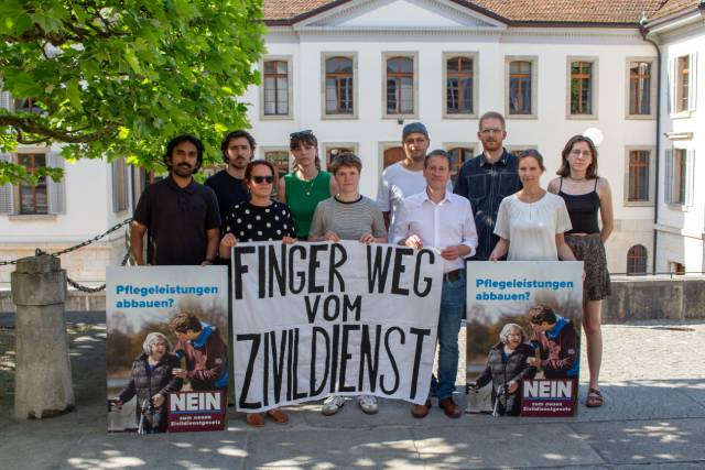 Ein gesellschaftliches Bündnis stellt sich gegen etwaige Änderungen des Zivildienstgesetzes.