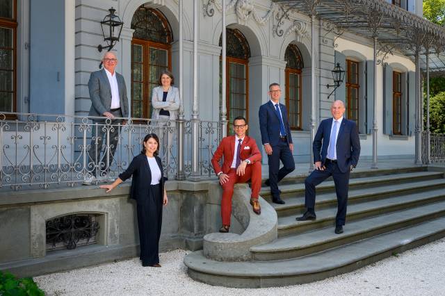 Regierungsrat Isaac Reber, Landschreiberin Elisabeth Heer Dietrich, Regierungsrätin Kathrin Schweizer, Regierungspräsident Thomi Jourdan, Regierungsrat Markus Eigenmann, Regierungsrat Dr. Anton Lauber