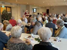 In Weihnachtsstimmung brachten sich die Senioren in Möhlin bei der Samichlaus-Feier. Foto: zVg